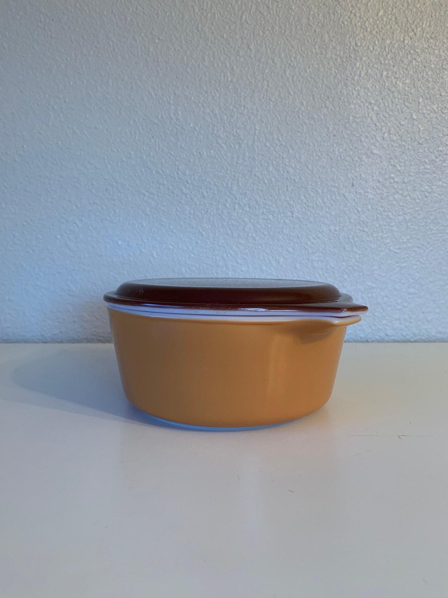 Pyrex 472 1 1/2 Pint Casserole Dish , Old Orchard Pattern, Solid Orange With Solid Brown Lid -Located at Funkyhouse Vintage Antique Store, Weiser Idaho