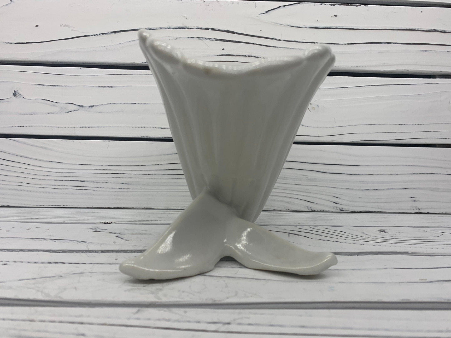 Vintage Abingdon Vase, White Mid Century Cornucopia Decor, Shell Style Home Decor -Located at Funkyhouse Vintage Antique Store, Weiser Idaho