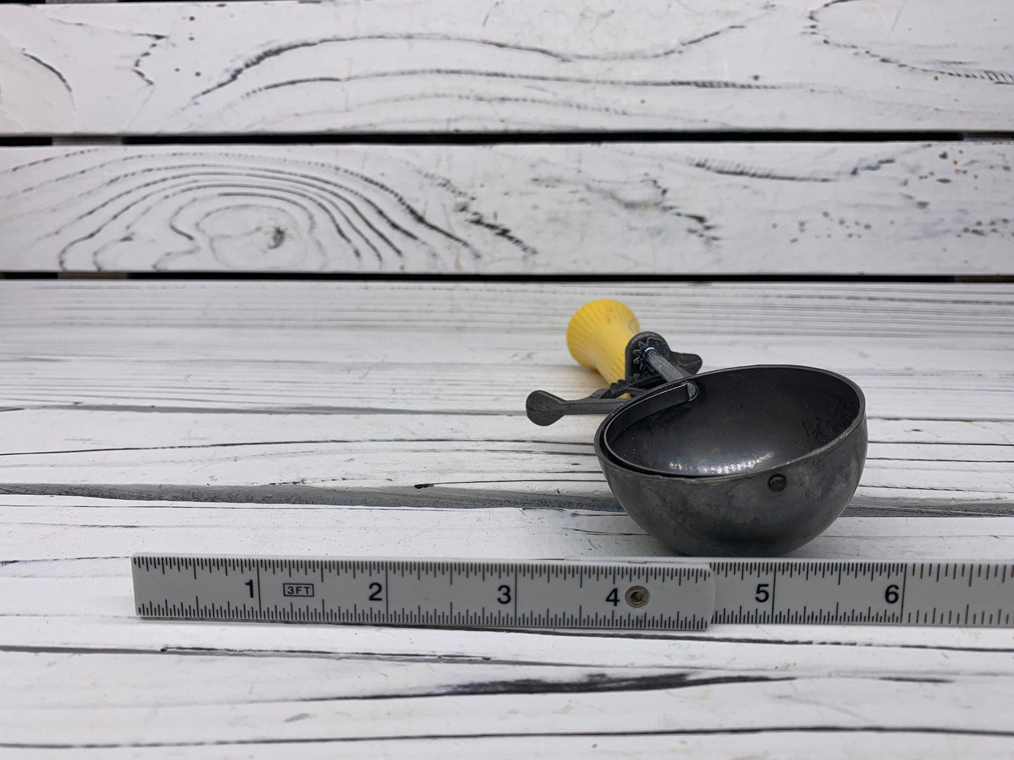 Vintage Ice Cream Scoop, Yellow Plastic Handle With Metal Scooper, Vintage Utensils, 1950s Retro Kitchen -Located at Funkyhouse Vintage Antique Store, Weiser Idaho