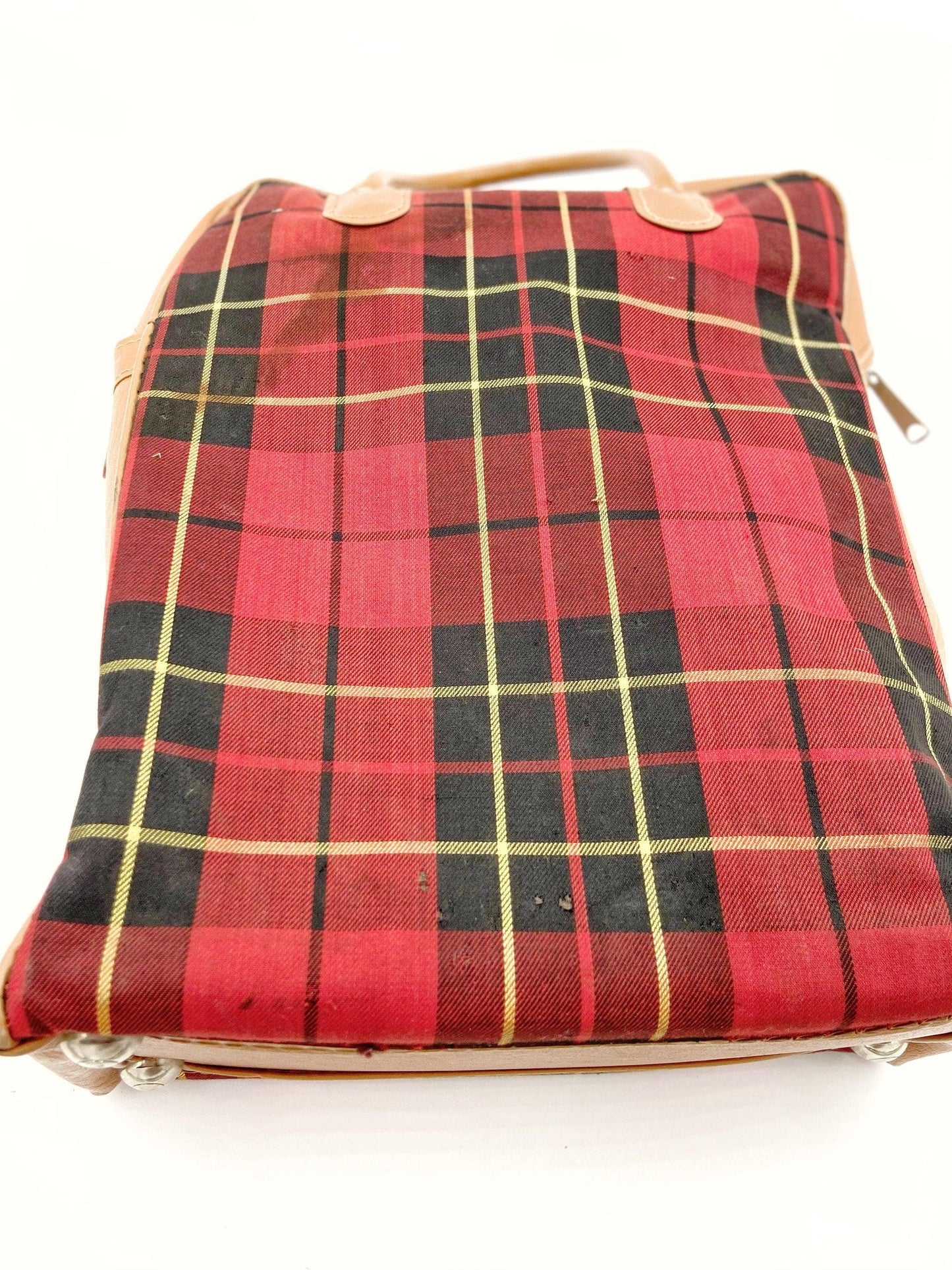 Vintage Picnic Set, 1970s Thermos Brand Retro Plaid Bag Outdoor Dining Set -Located at Funkyhouse Vintage Antique Store, Weiser Idaho