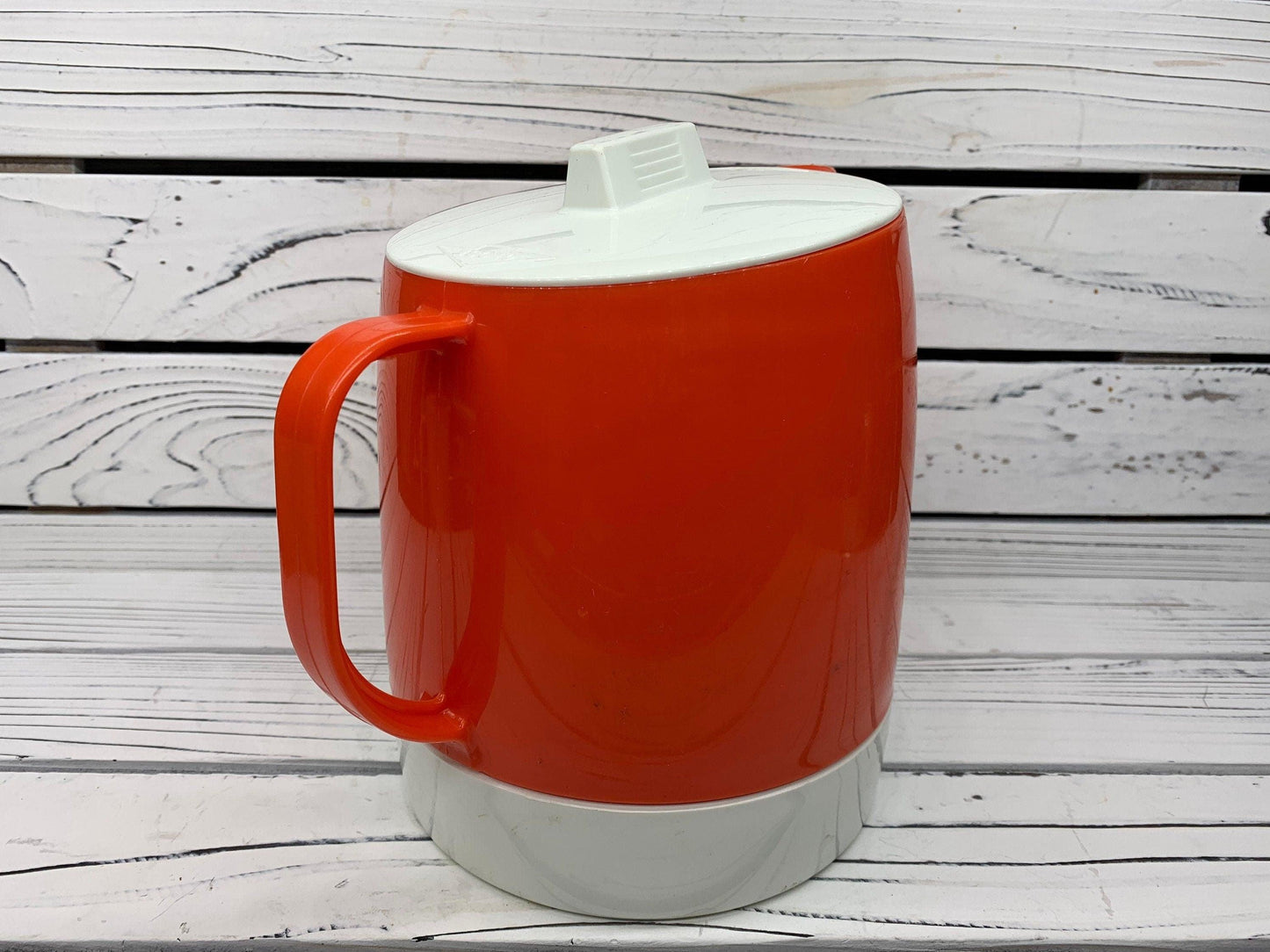 Vintage Quickut Pitcher in Orange and White, Food Storage, Retro Kitchen, Mid Century Modern Kitchen Decor, 1960s Kitchen -Located at Funkyhouse Vintage Antique Store, Weiser Idaho