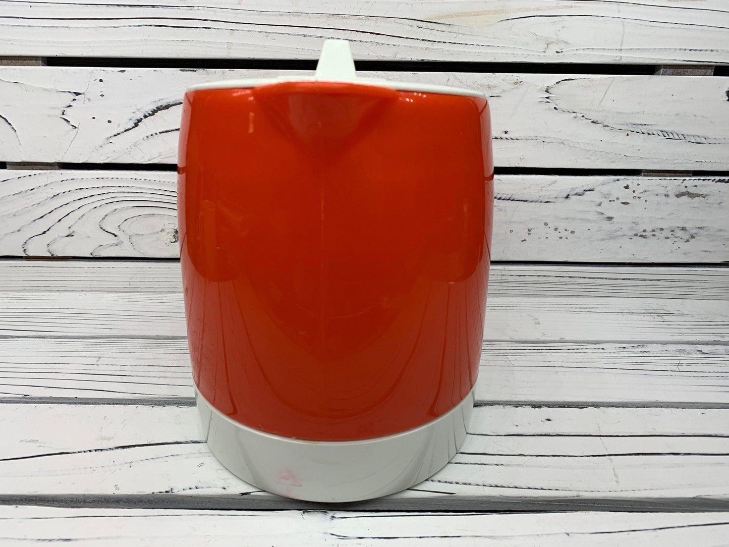 Vintage Quickut Pitcher in Orange and White, Food Storage, Retro Kitchen, Mid Century Modern Kitchen Decor, 1960s Kitchen -Located at Funkyhouse Vintage Antique Store, Weiser Idaho