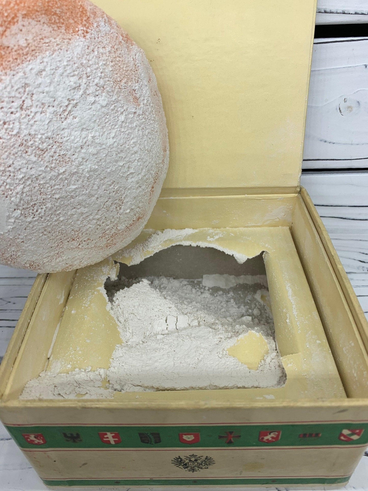 Vintage Russian Apris Le Bain Dusting Powder with Puff, Partial Contents -Located at Funkyhouse Vintage Antique Store, Weiser Idaho