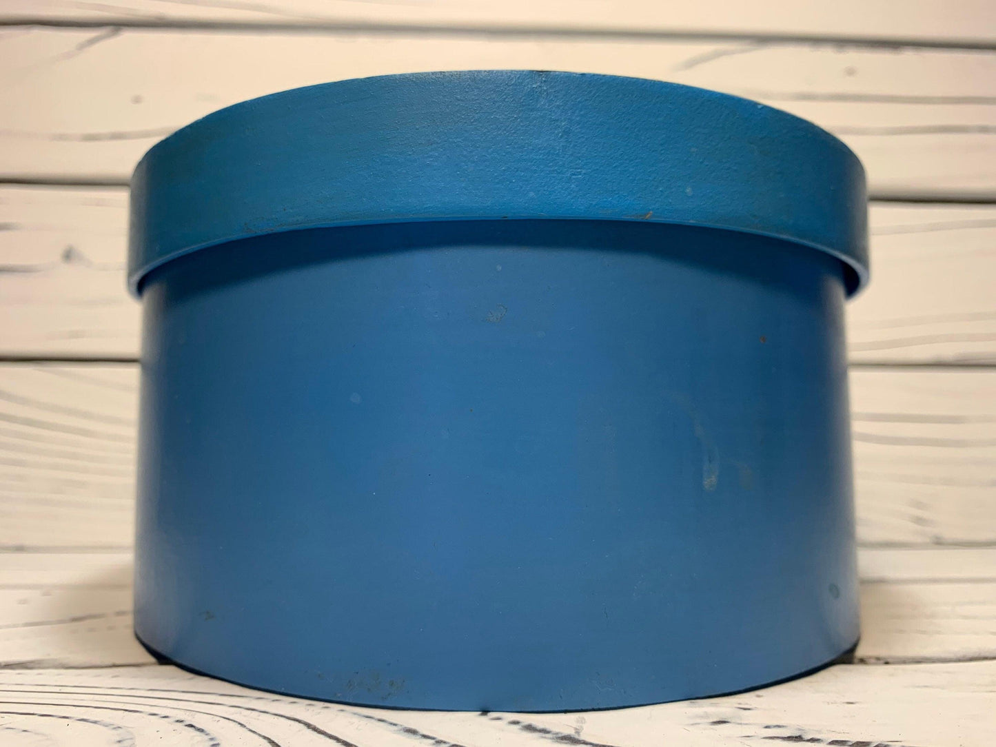 Vintage Storage Box With Rooster Picture On Lid, Round Blue Storage Container -Located at Funkyhouse Vintage Antique Store, Weiser Idaho