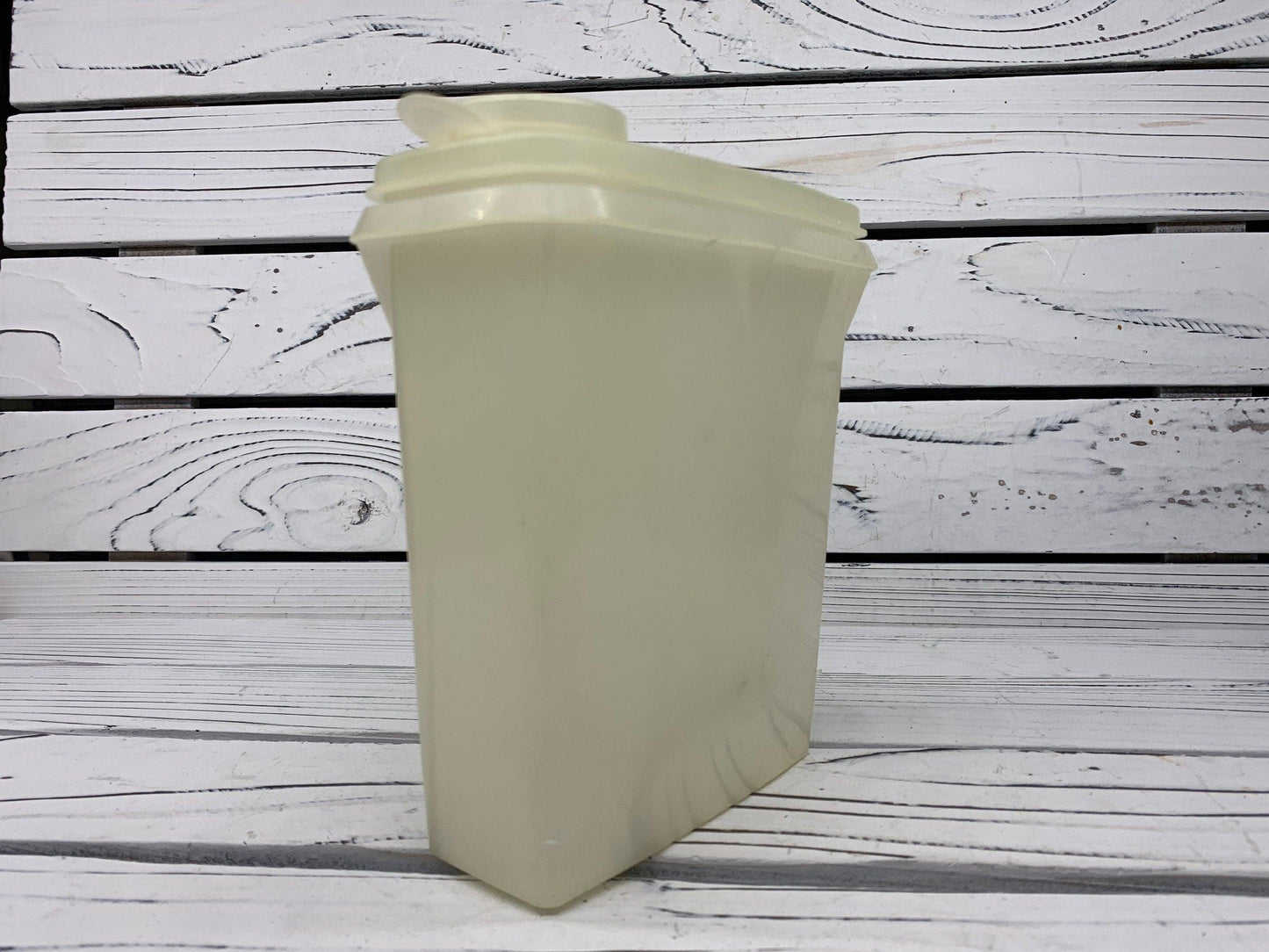 Vintage Tupperware Cereal Container, Store-N-Pour Cereal Keeper, Pour Seal Lid -Located at Funkyhouse Vintage Antique Store, Weiser Idaho