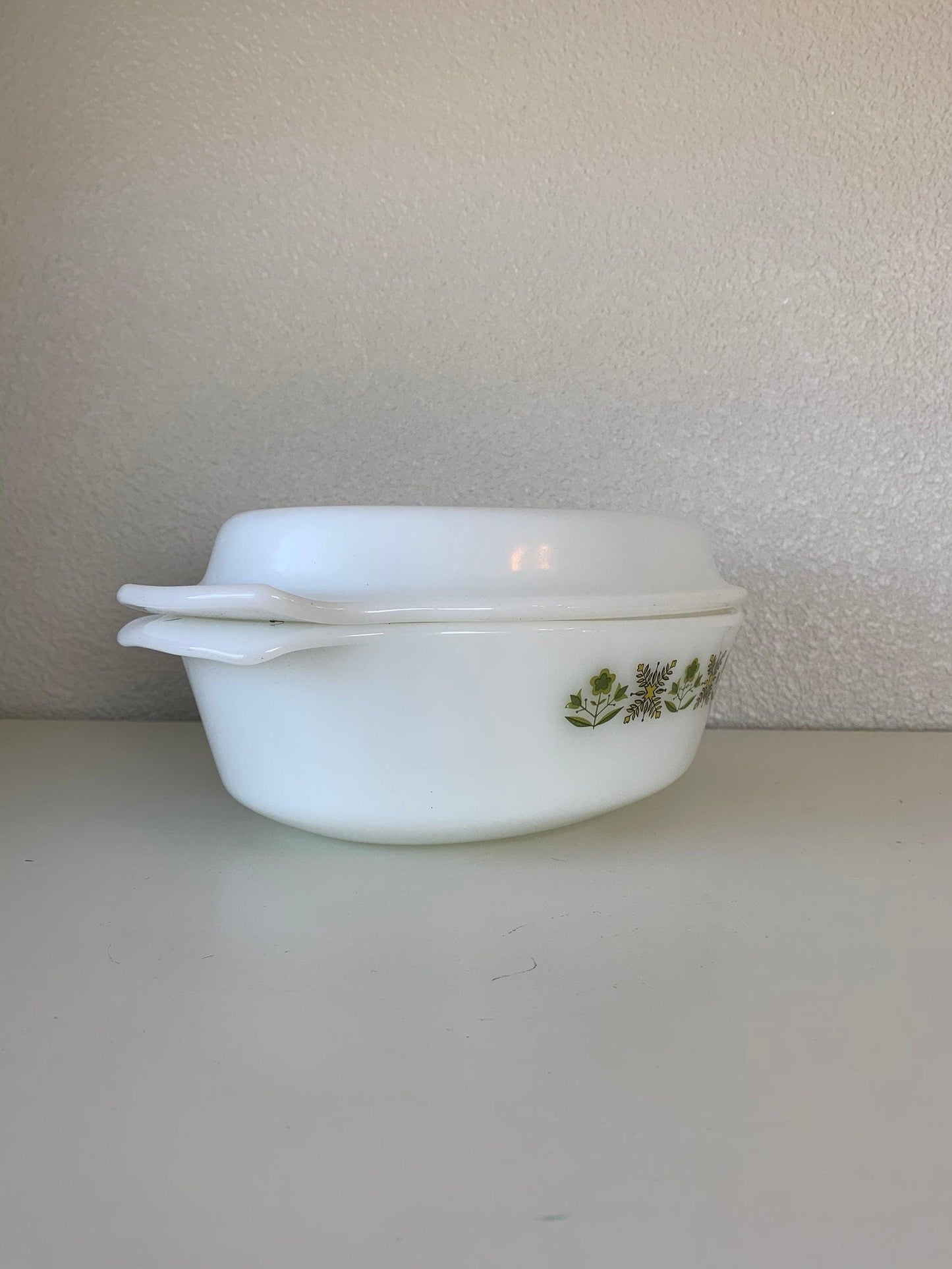 Anchor Hocking Fire King Meadow Green 1 1/2 Quart Casserole Dish With Lid, Vintage Number 433 -Located at Funkyhouse Vintage Antique Store, Weiser Idaho