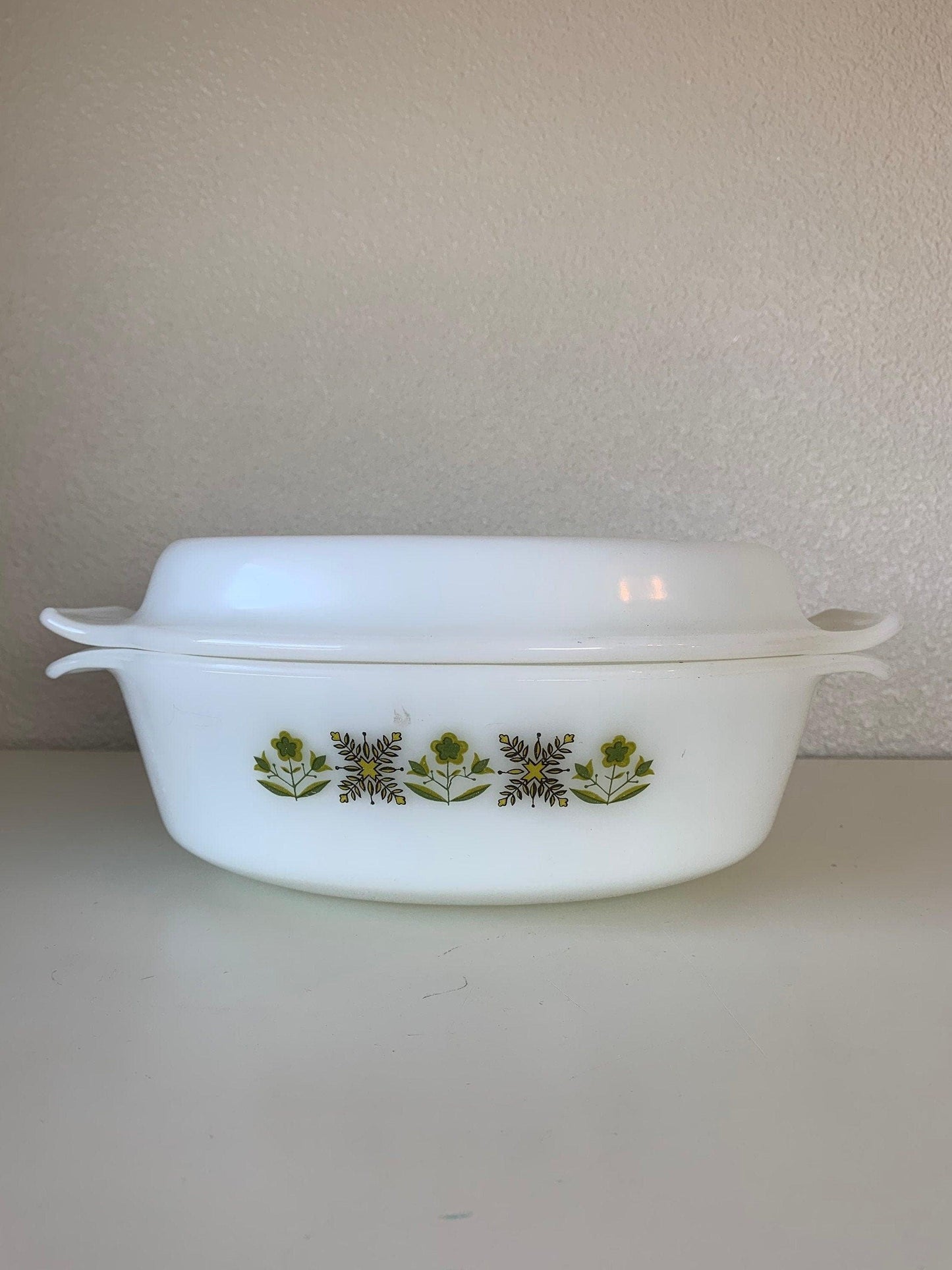Anchor Hocking Fire King Meadow Green 1 1/2 Quart Casserole Dish With Lid, Vintage Number 433 -Located at Funkyhouse Vintage Antique Store, Weiser Idaho
