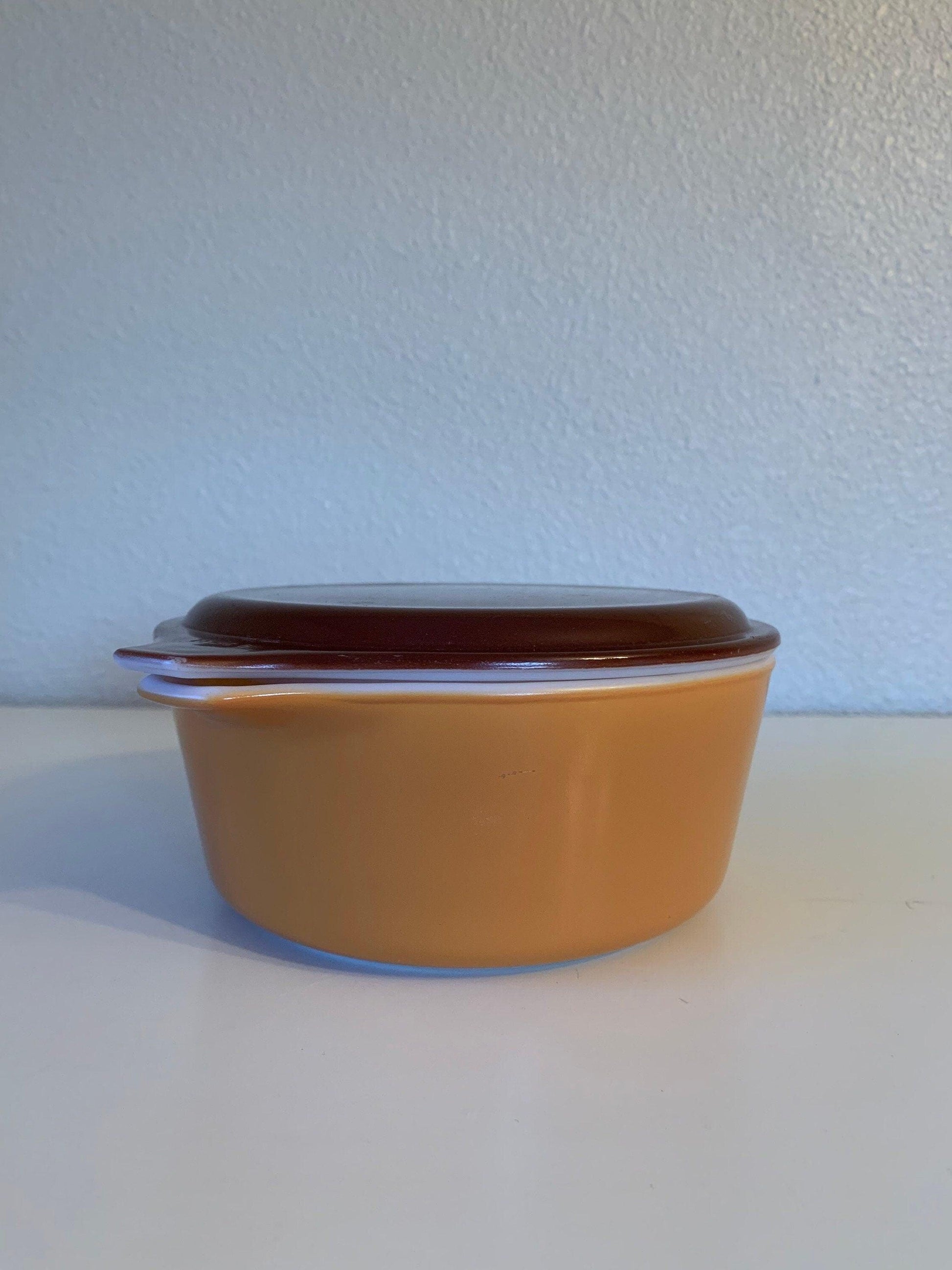 Pyrex 472 1 1/2 Pint Casserole Dish , Old Orchard Pattern, Solid Orange With Solid Brown Lid -Located at Funkyhouse Vintage Antique Store, Weiser Idaho