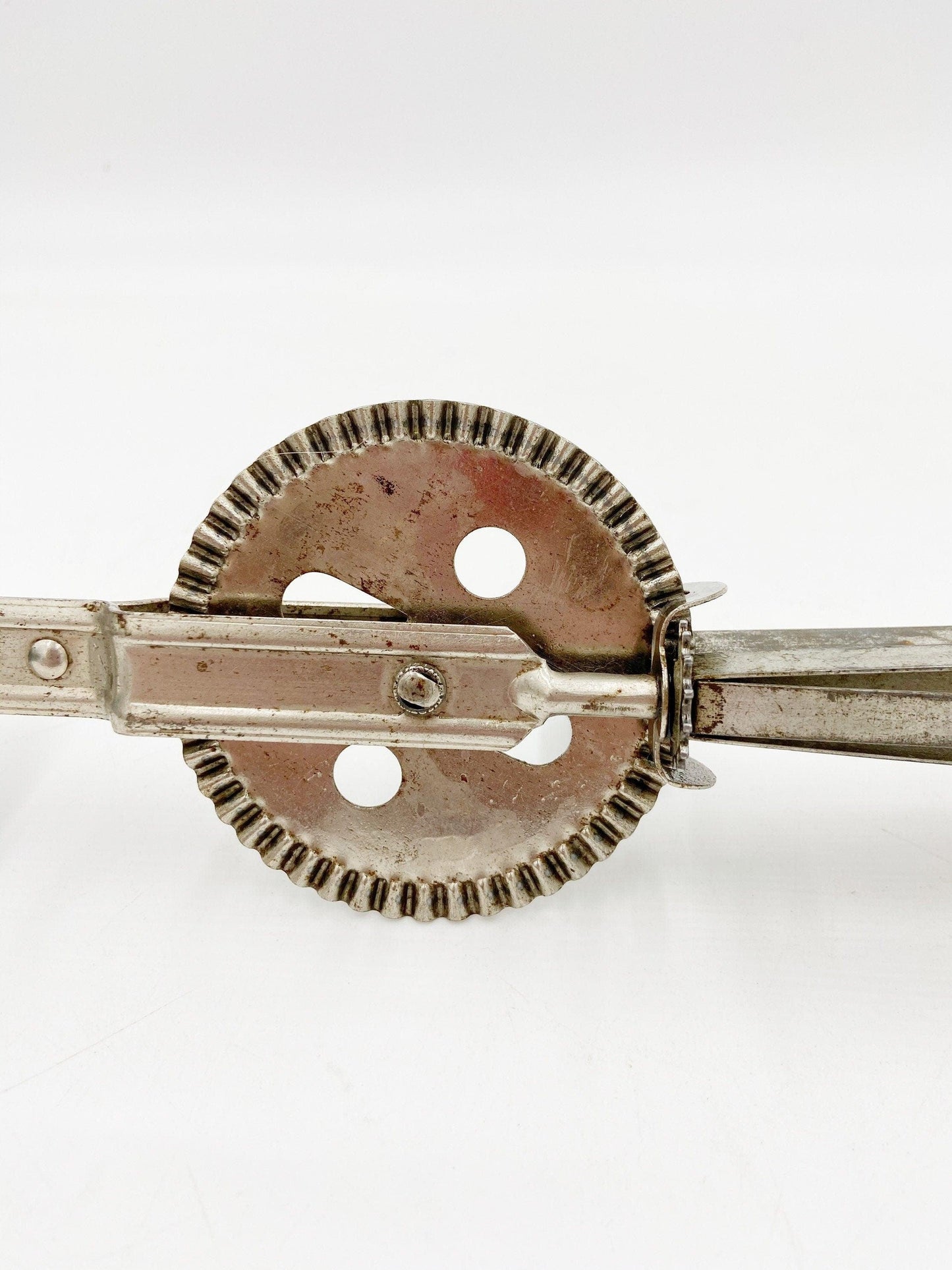 Vintage Blue Egg Beater With Wood Handle, Double Whirl Scrambler, 1950s MCM Mid Century Modern Retro Kitchen Decor -Located at Funkyhouse Vintage Antique Store, Weiser Idaho