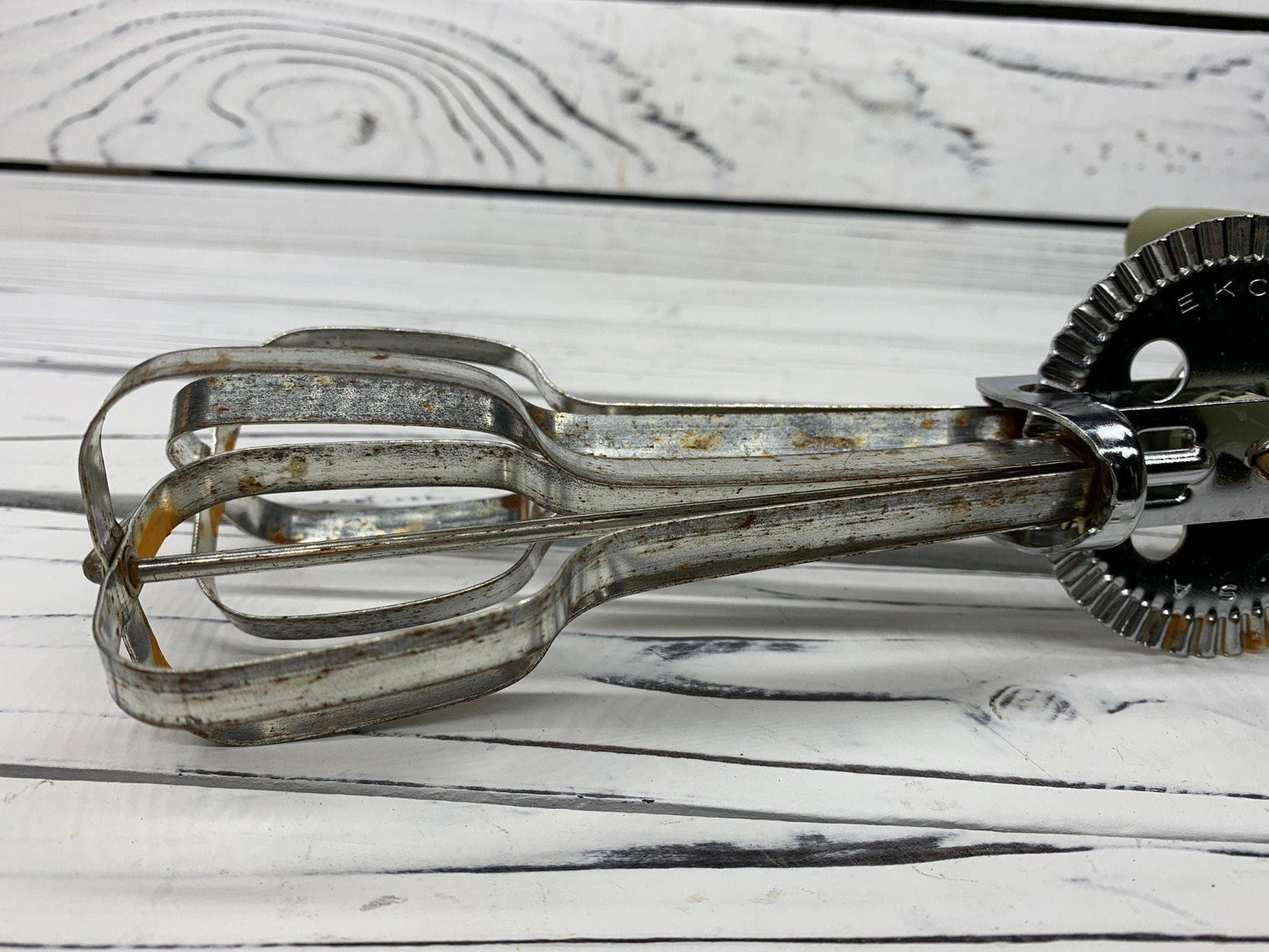 Vintage Egg Beater, Olive Green Ekco Double Whirl Beater, 1950s USA Retro Kitchen Decor, Vintage Country Farmhouse, Kitchen Gadget -Located at Funkyhouse Vintage Antique Store, Weiser Idaho