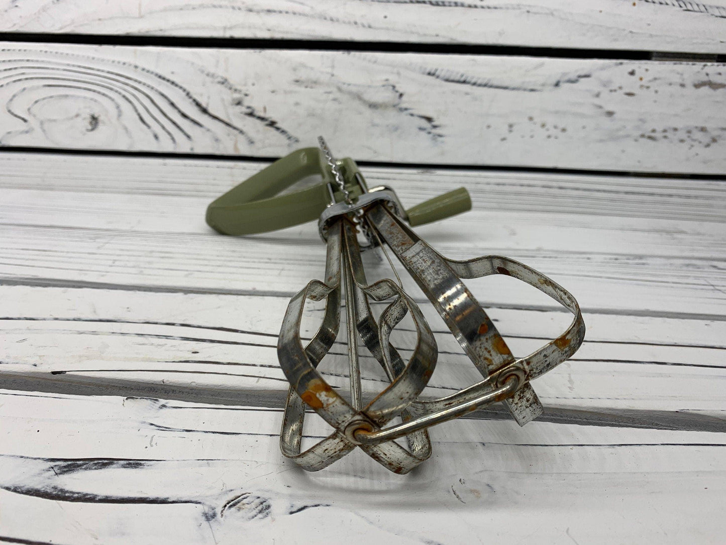 Vintage Egg Beater, Olive Green Ekco Double Whirl Beater, 1950s USA Retro Kitchen Decor, Vintage Country Farmhouse, Kitchen Gadget -Located at Funkyhouse Vintage Antique Store, Weiser Idaho