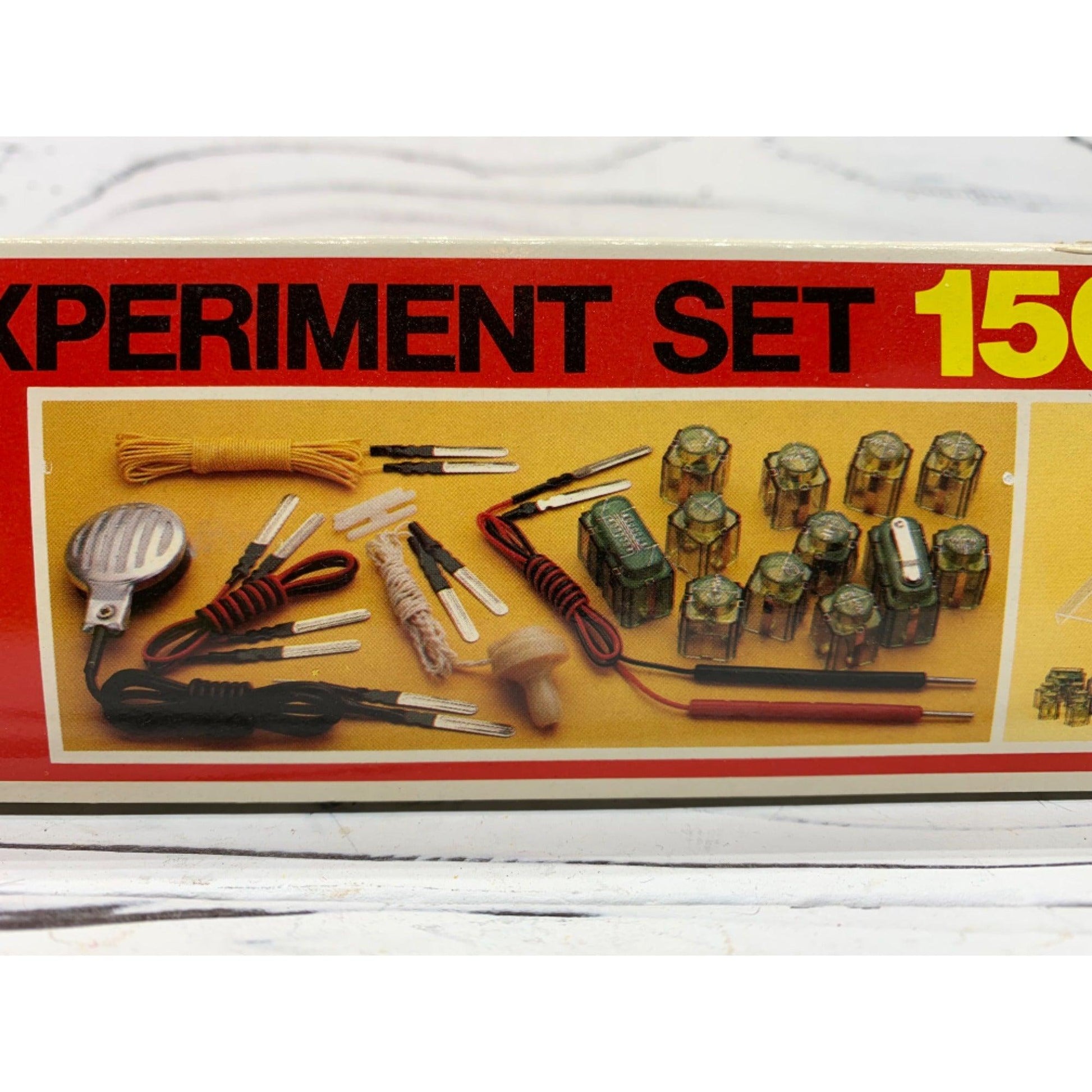 Vintage Electronic Experiment Set By Skilcraft, 150 Working Projects, Vintage Science -Located at Funkyhouse Vintage Antique Store, Weiser Idaho