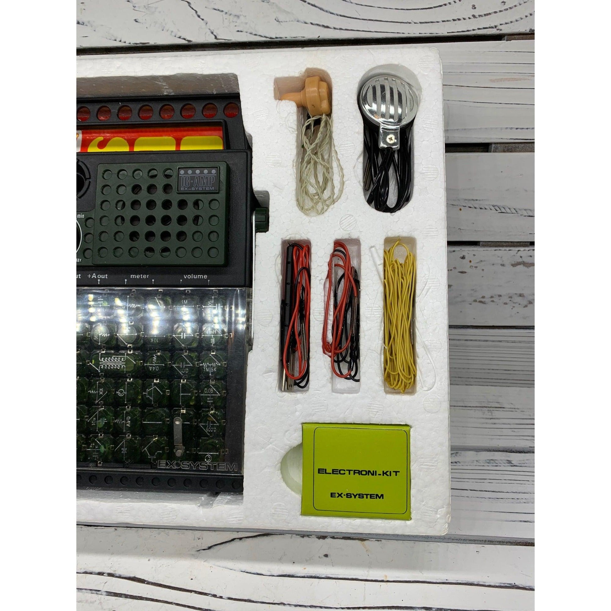 Vintage Electronic Experiment Set By Skilcraft, 150 Working Projects, Vintage Science -Located at Funkyhouse Vintage Antique Store, Weiser Idaho