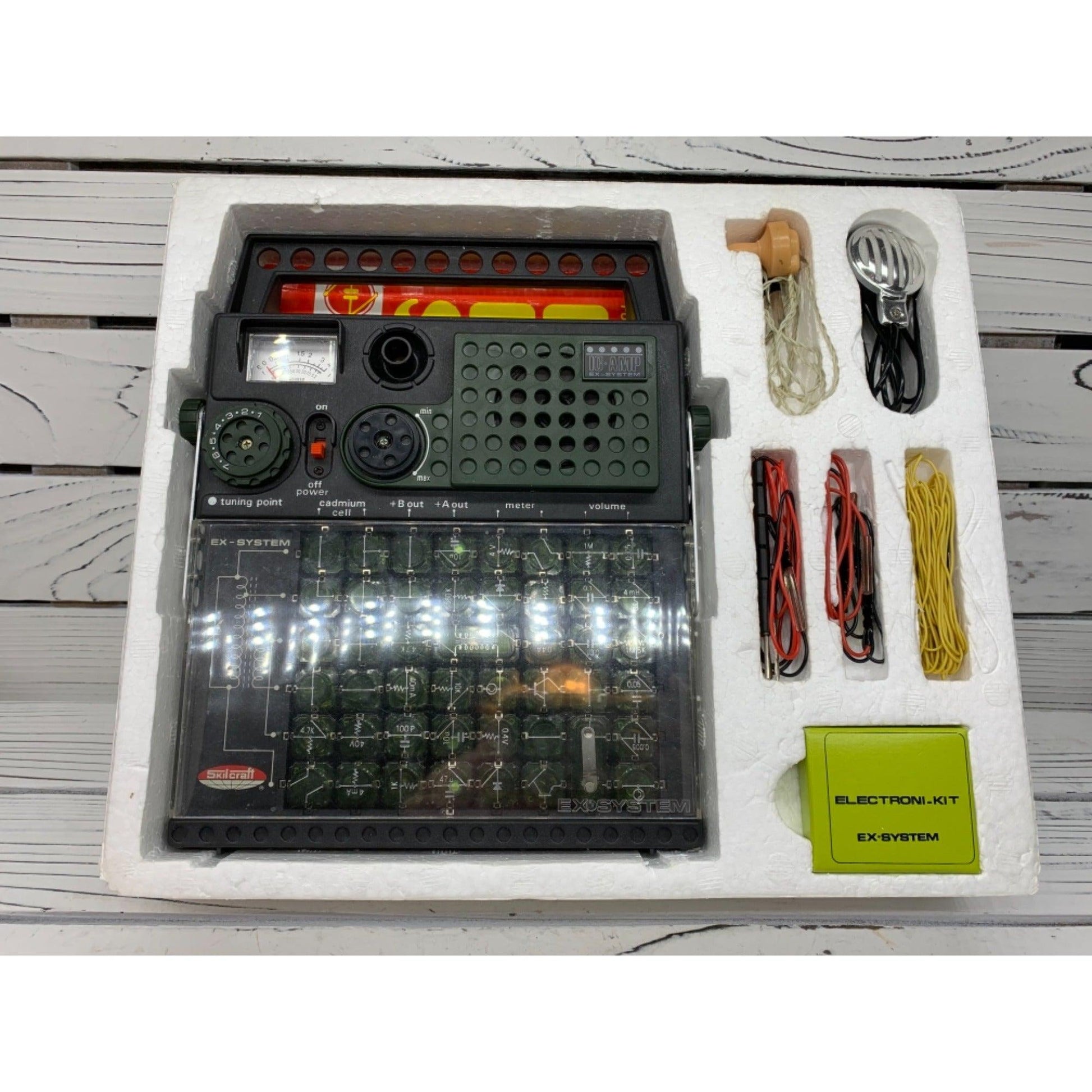 Vintage Electronic Experiment Set By Skilcraft, 150 Working Projects, Vintage Science -Located at Funkyhouse Vintage Antique Store, Weiser Idaho