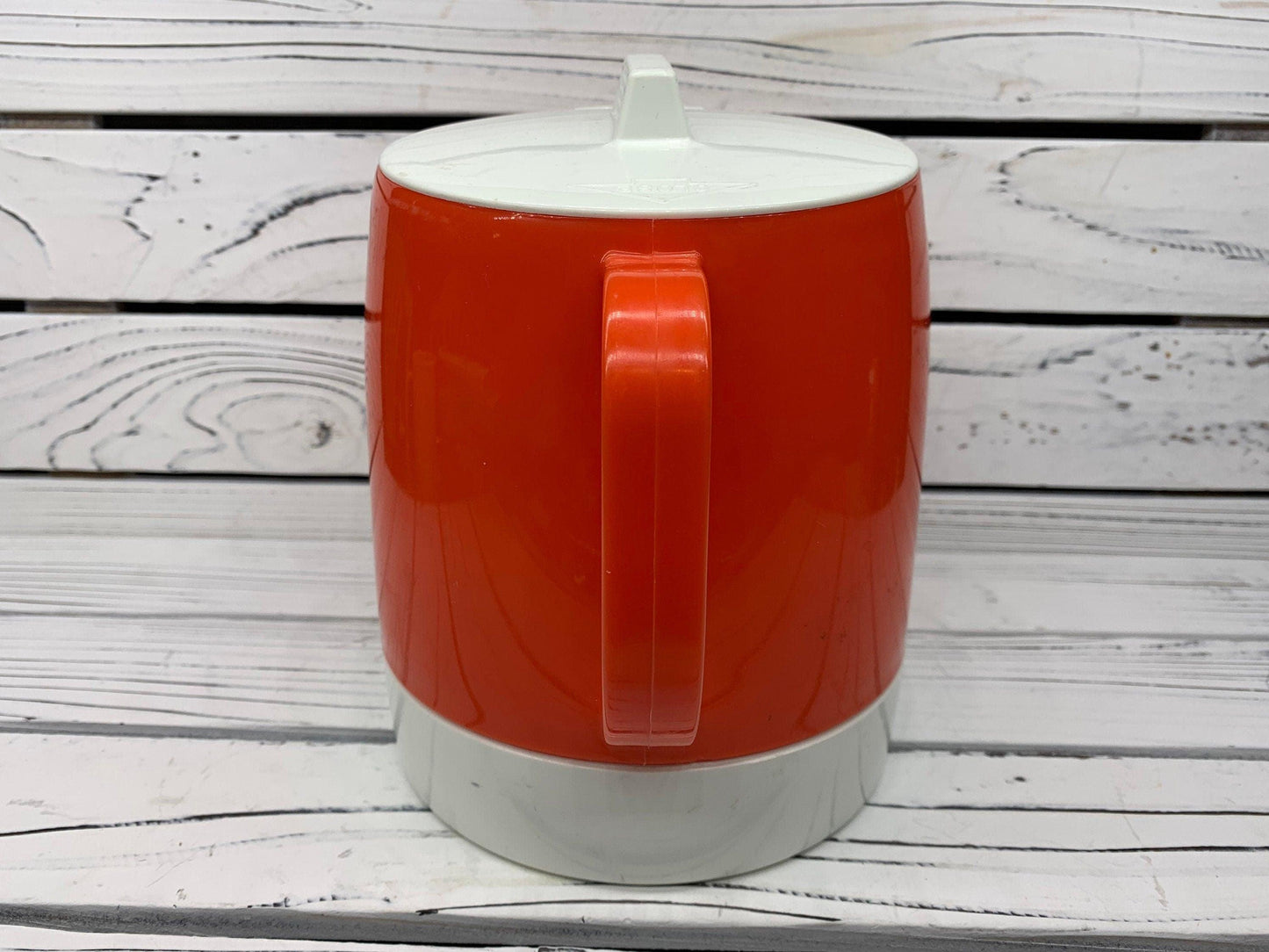Vintage Quickut Pitcher in Orange and White, Food Storage, Retro Kitchen, Mid Century Modern Kitchen Decor, 1960s Kitchen -Located at Funkyhouse Vintage Antique Store, Weiser Idaho
