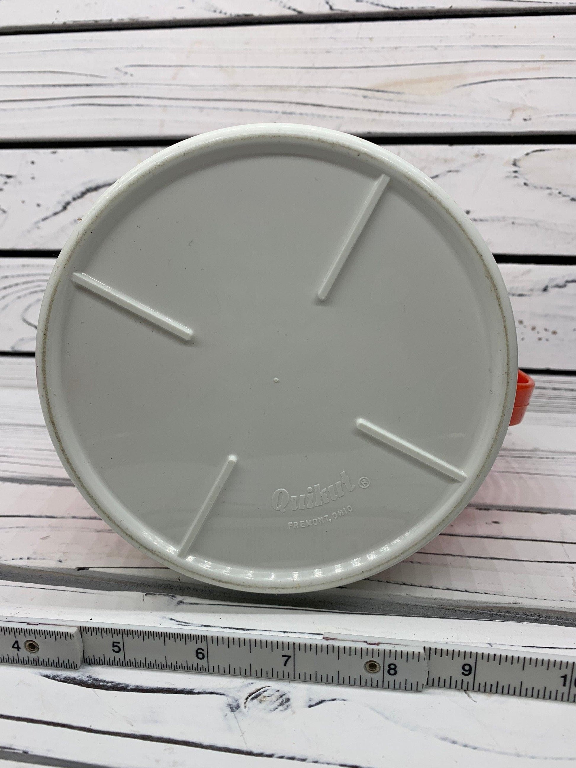 Vintage Quickut Pitcher in Orange and White, Food Storage, Retro Kitchen, Mid Century Modern Kitchen Decor, 1960s Kitchen -Located at Funkyhouse Vintage Antique Store, Weiser Idaho