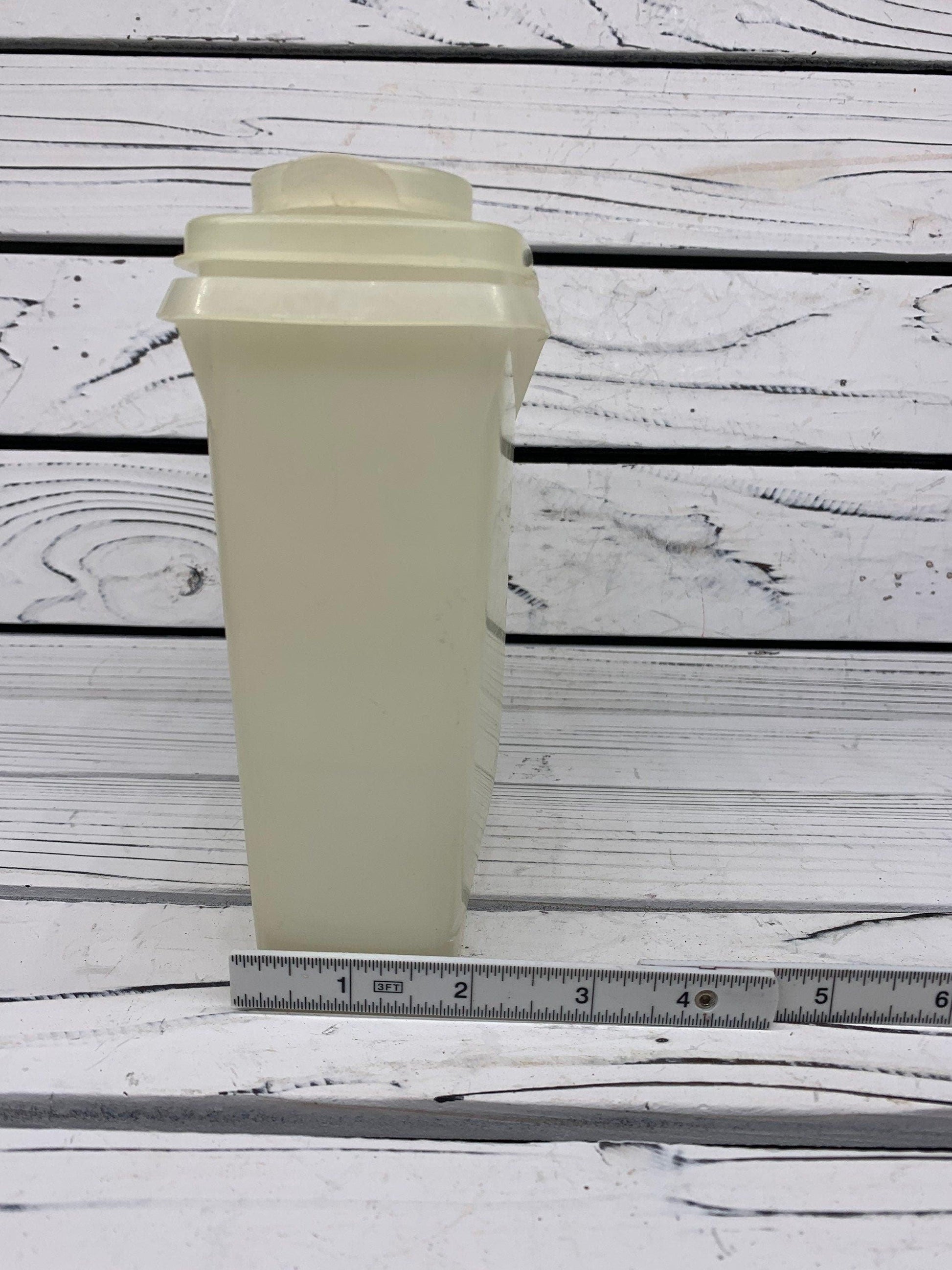 Vintage Tupperware Cereal Container, Store-N-Pour Cereal Keeper, Pour Seal Lid -Located at Funkyhouse Vintage Antique Store, Weiser Idaho